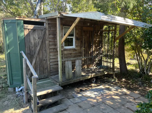 20711 SE 141st St Unit 2-1, Umatilla, FL 32784