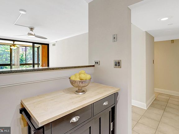 5th image of 1001 N Randolph St APT 302