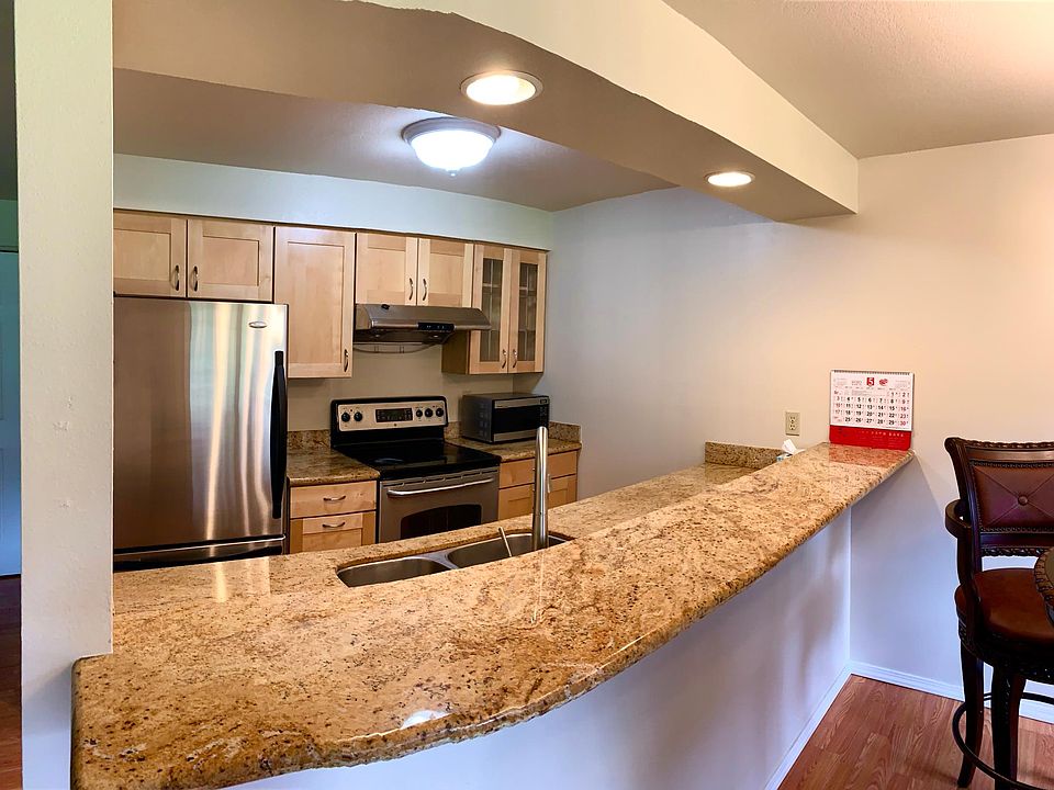 1st image of 809 144th Ave NE APT C3