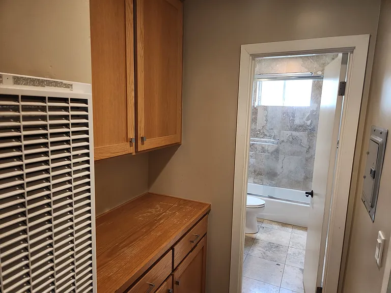 4847 Rosewood Ave #2 — Photo 15