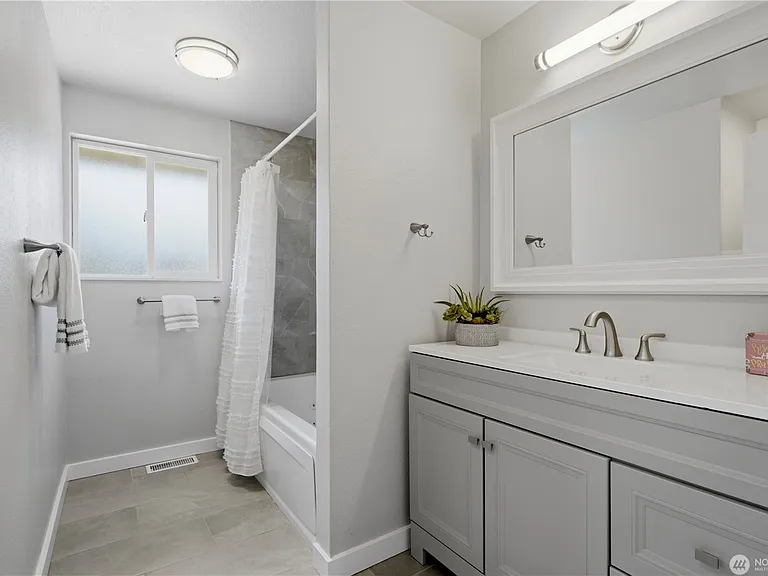 1832 Camas Ave NE — Photo 19
