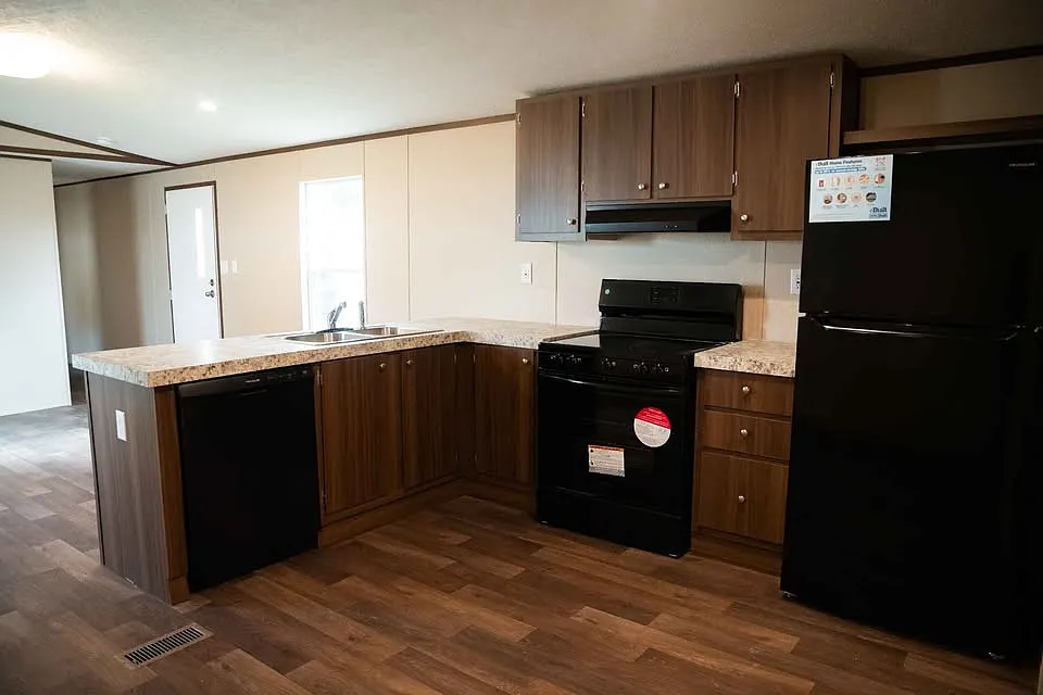 3 bed, 998 sqft, $1,100 — Photo 4