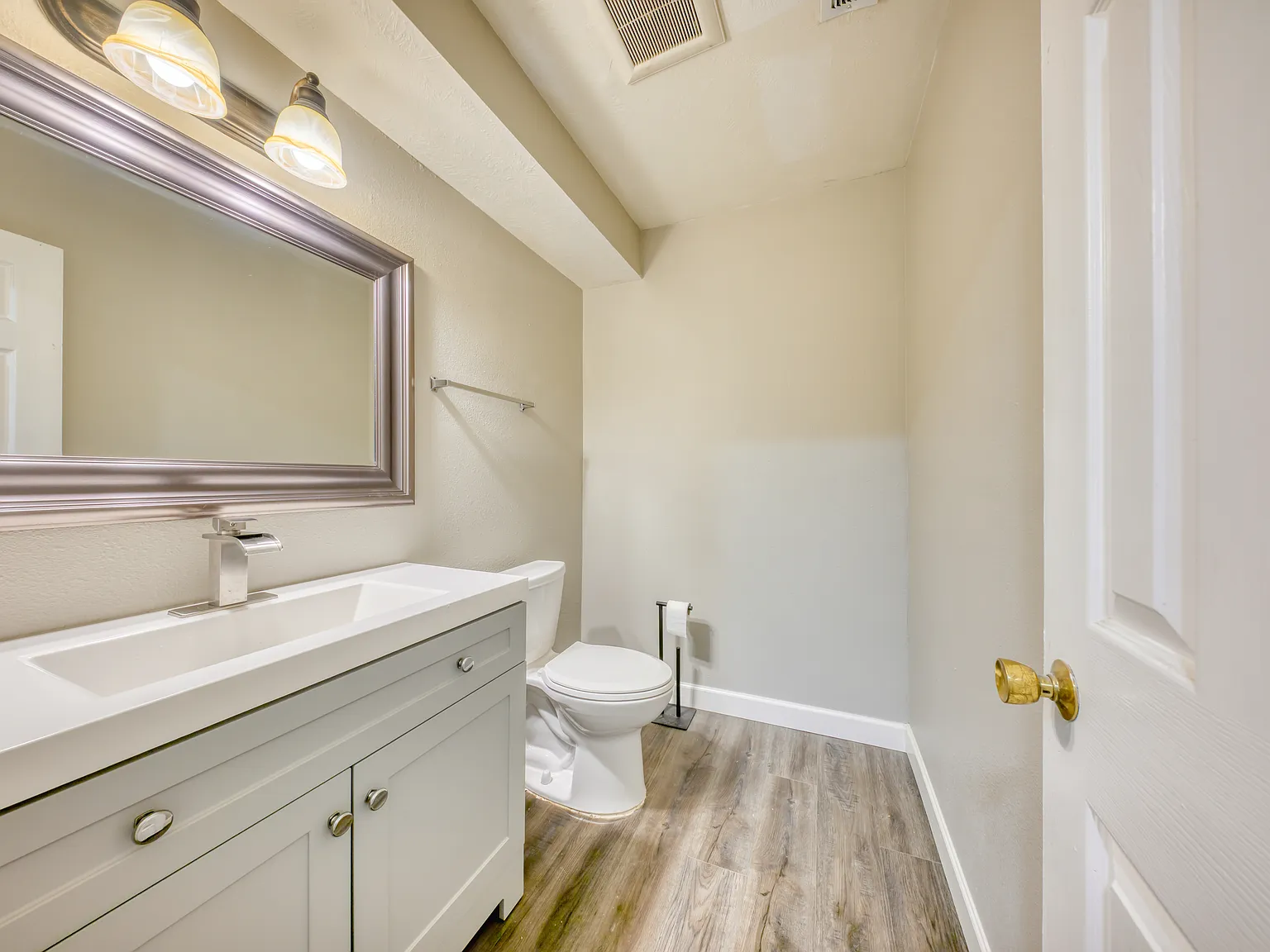 3 bed, 1.5 bath, 1304 sqft, $2,750 — Photo 4