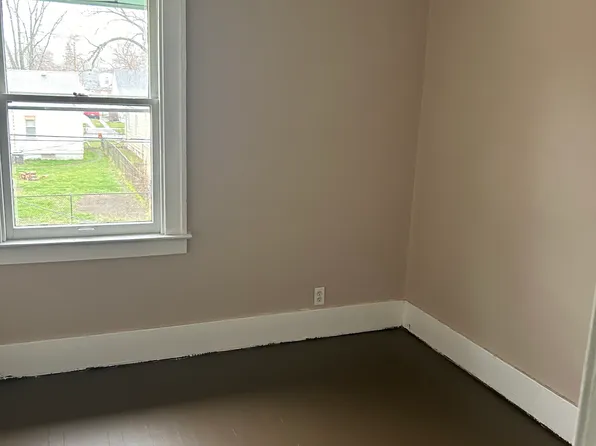 1383 Mark Ave, Lincoln Park, MI 48146