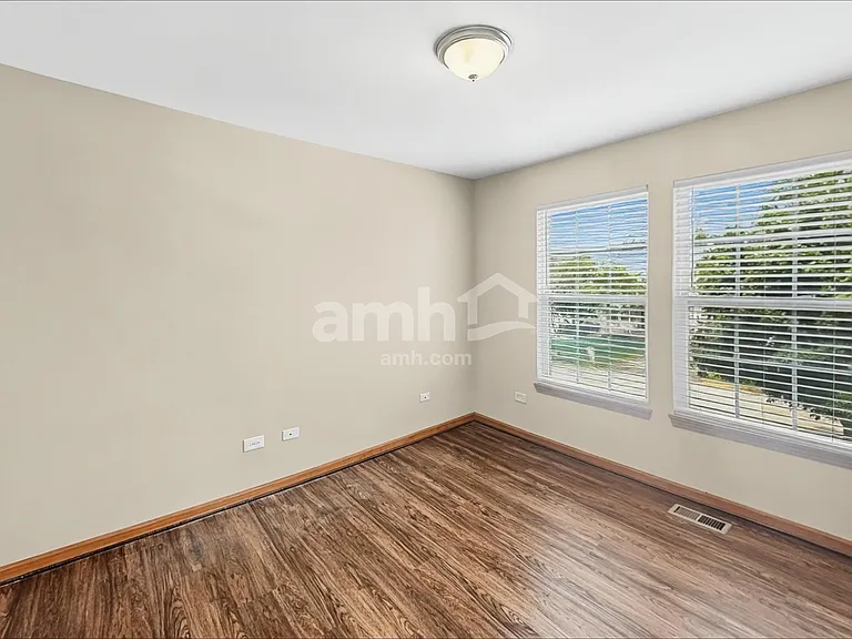 3229 Kenilworth Ln — Photo 14