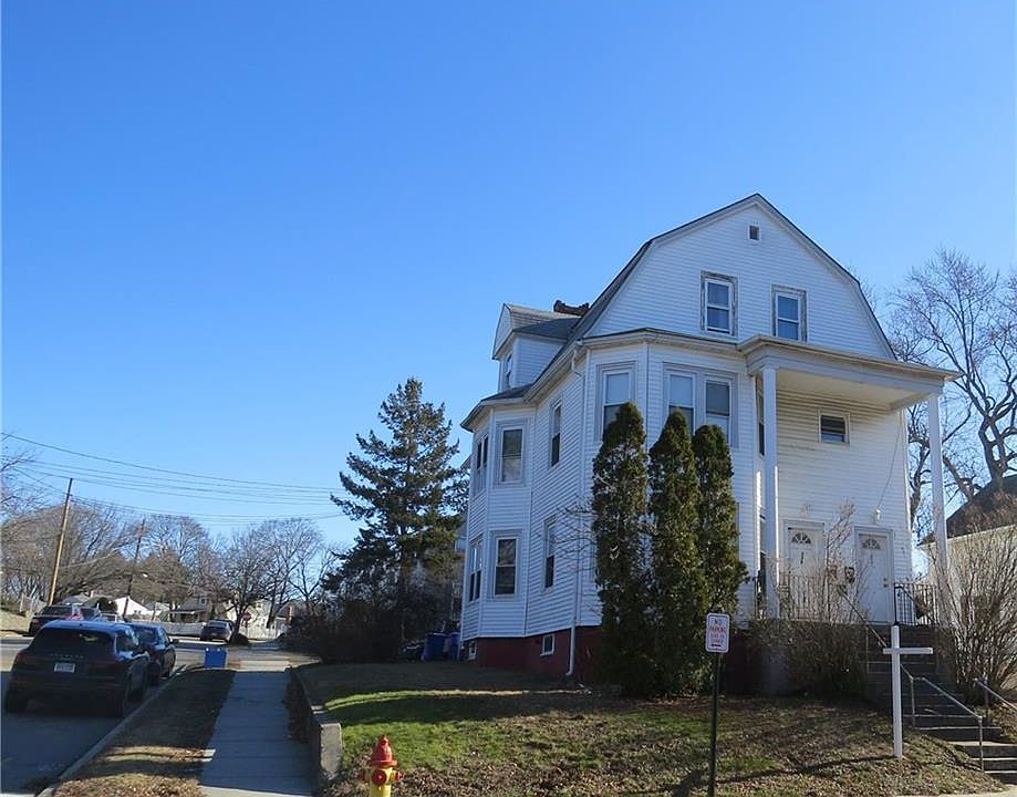 237 Roger Williams Ave, Rumford, RI 02916 Zillow