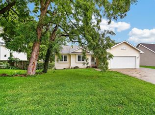 5400 Schweiker Dr, Pleasant Hill, IA 50327