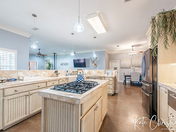 3rd image of 7104 Stonegate Dr