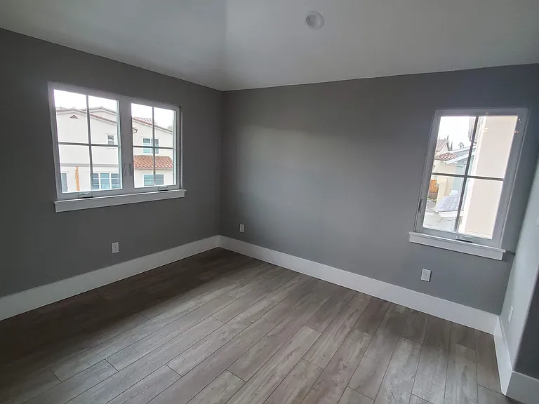 1067 N Park Victoria Dr — Photo 7
