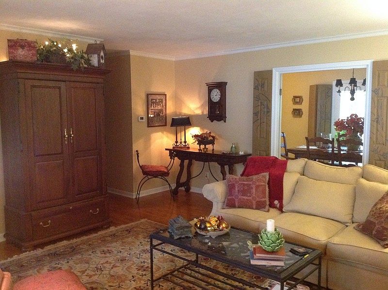 Spacious living room