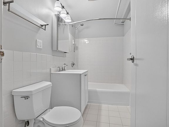 5th image of 1600 Beacon St APT 1009
