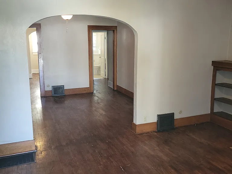 748 N Woodrow Ave — Photo 7