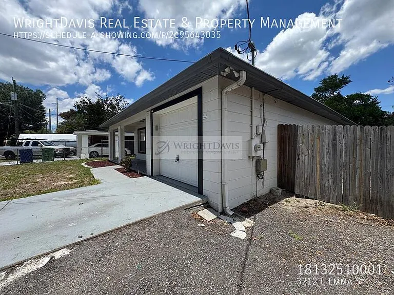 3212 E Emma St — Photo 3