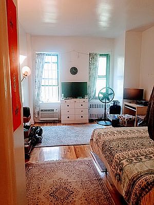 1st image of 252 E 89th St APT 3