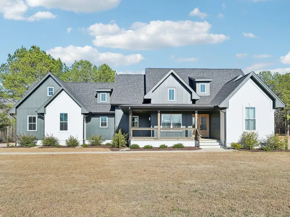 140 Thorntons Creek Dr, Erwin, NC 28339