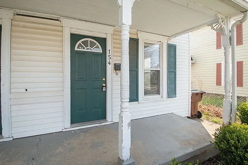 3 bed, 1600 sqft, $1,680 — Photo 2