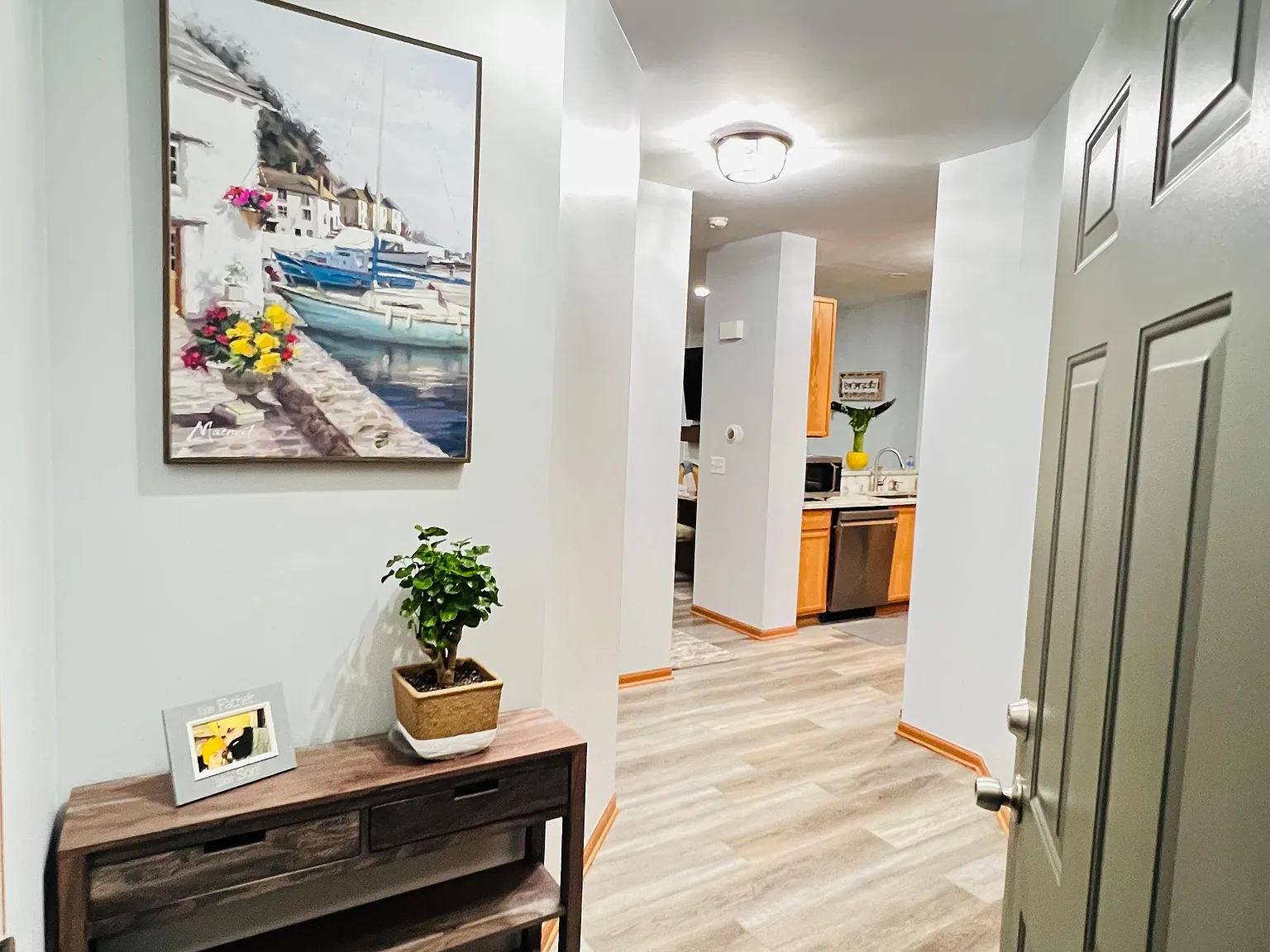 2 bed, 2.5 bath, 1650 sqft, $2,550 — Photo 2