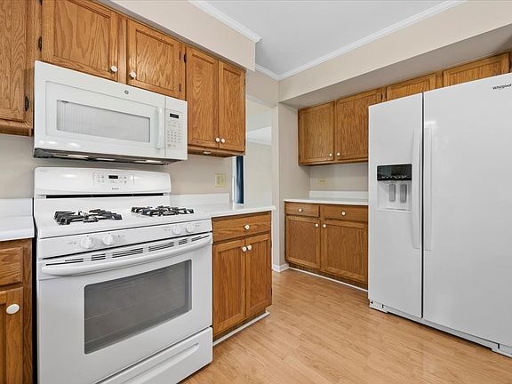 4th image of 401 Aldrin Ave