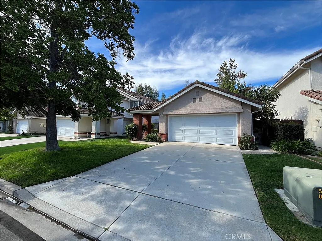 3 bed, 1408 sqft, $4,495 — Photo 3