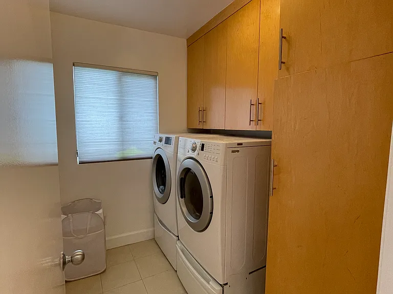 22526 Friar St — Photo 17