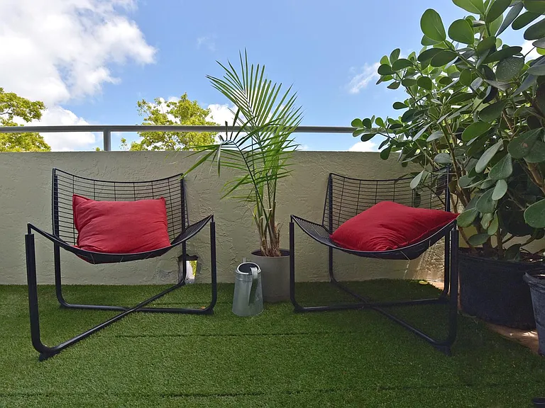 2 BEDROOM | COVERED BALCONY