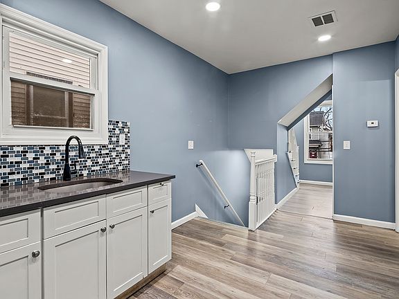 4th image of 275 Clinton Pl