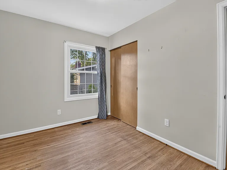 1253 Holgate Ave — Photo 15