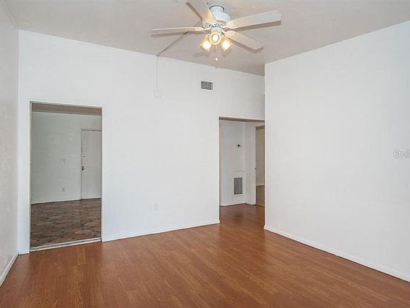 4th image of 9805 N Myrtle St