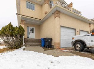 369 E Canyon Blvd W #4, Lethbridge, AB T1K6V2