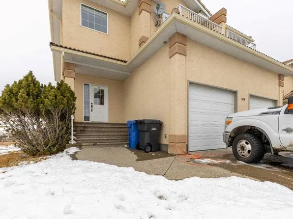 369 E Canyon Blvd W #4, Lethbridge, AB T1K 6V2