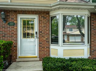 505 Blue Jay Ct, Mount Prospect, IL 60056