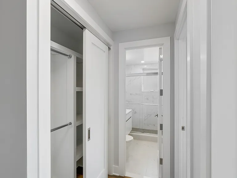 Harbor House — Photo 8