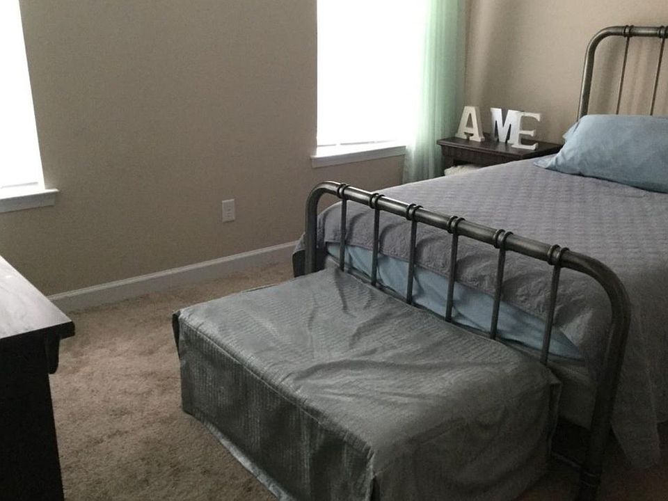 1st image of 7028 University Dr