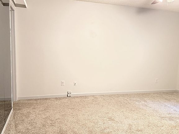 4th image of 2753 E Skyline Cir