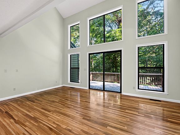 4th image of 2188 Browns Mill Rd