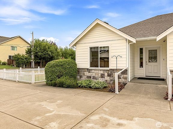 2nd image of 3204 20th Street SW