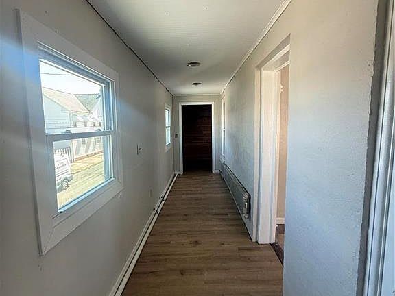4th image of 214 N Oak St Unit 2