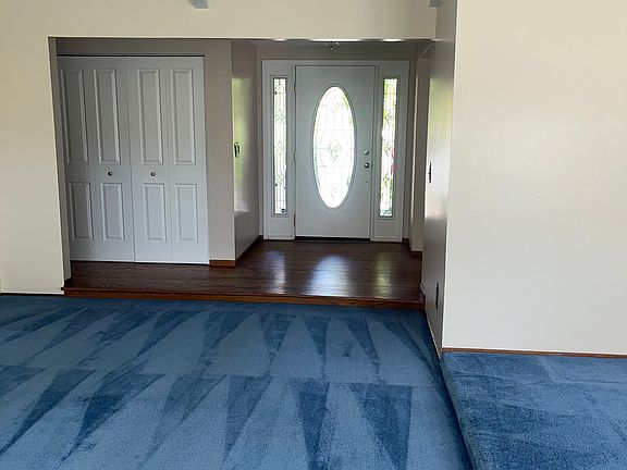 Living room to entrance