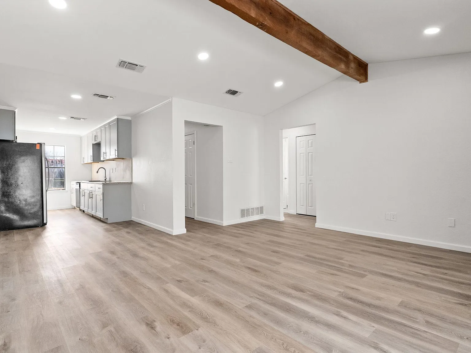 3 bed, 1284 sqft, $1,499 — Photo 3