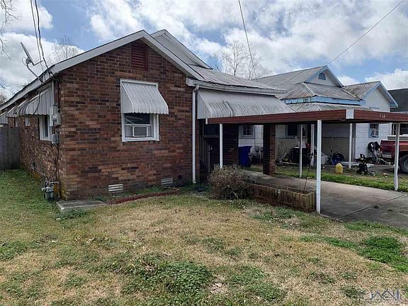 2nd image of 915 General Nicholls St