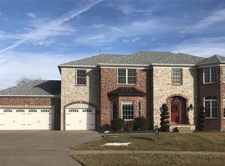 307 S Tombergs Dr, Eldridge, IA 52748
