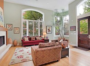 2233 N Geneva Ter, Chicago, IL 60614