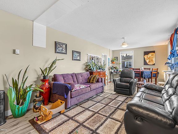 4th image of 8772 Bellevue Dr