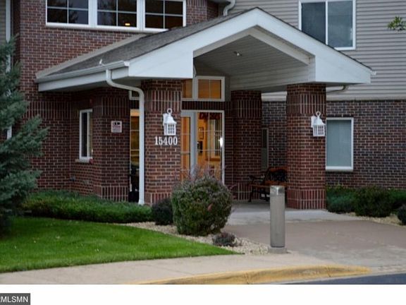 2nd image of 15400 Chippendale Ave #105