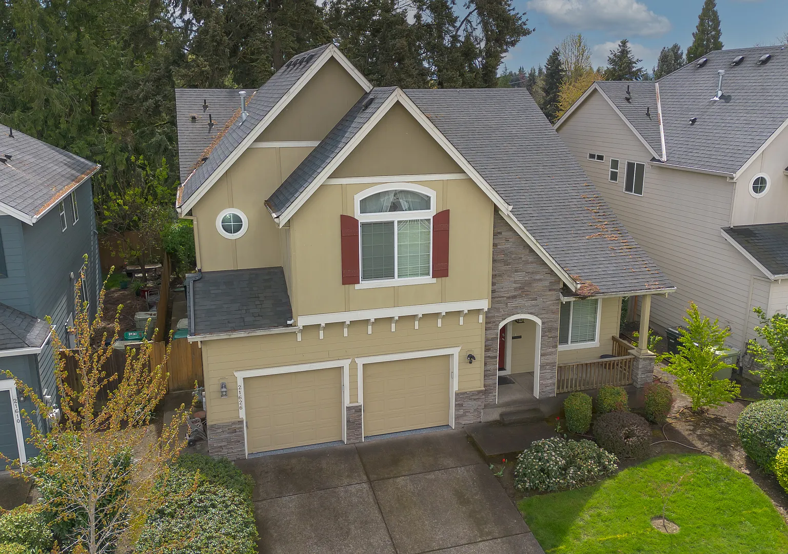 4 bed, 2481 sqft, $2,950 — Photo 2