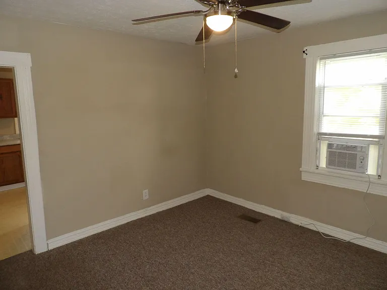 400 Noel Ave — Photo 14