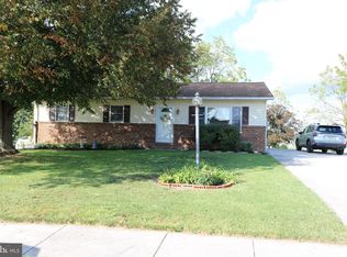 95 Lion Dr, Hanover, PA 17331