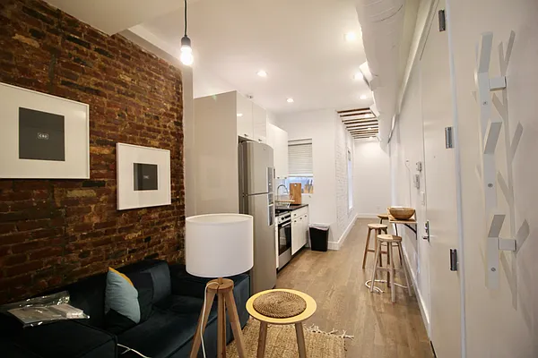 Rented by Hagstrom Management Inc | media 25