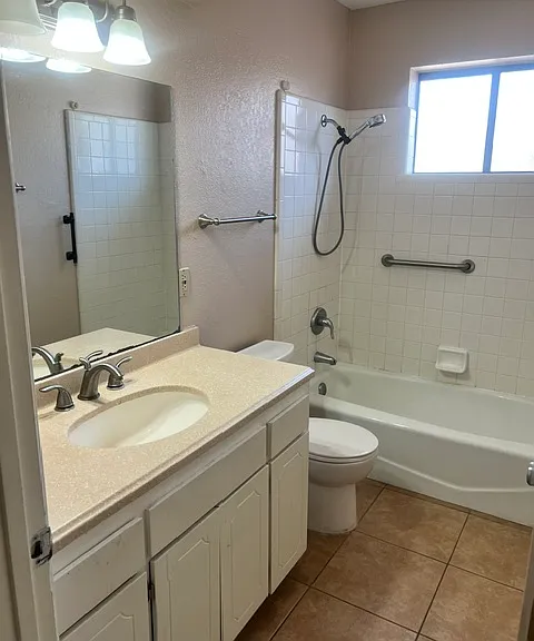 4457 E Contessa St #A — Photo 14