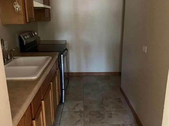 4th image of 207 Fremont St APT 4